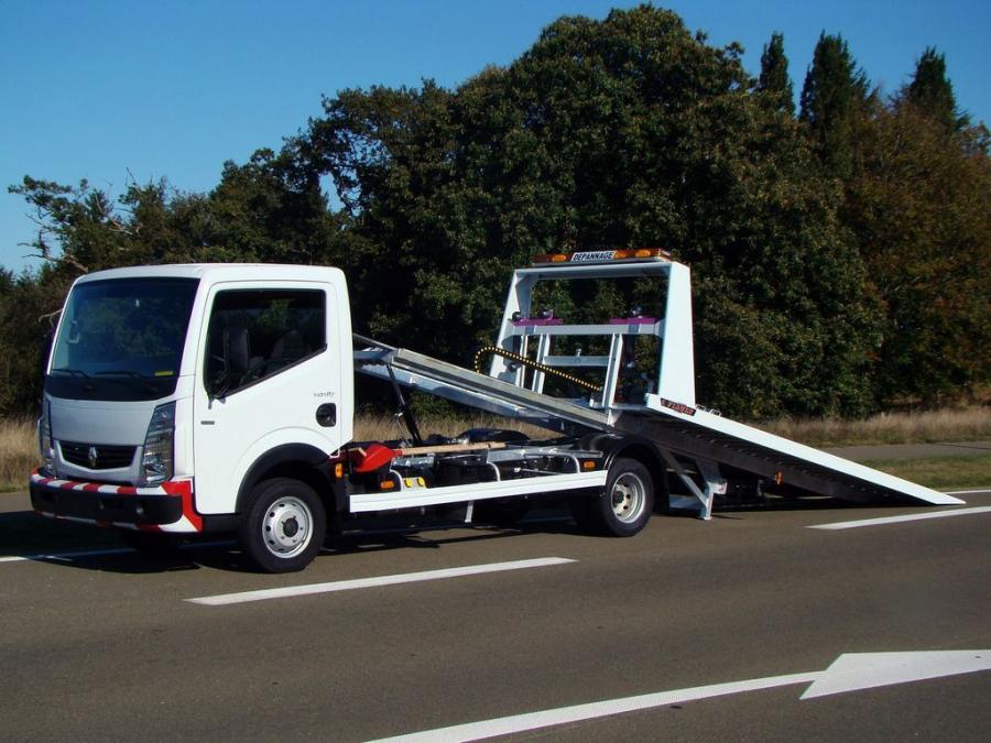  Renault Maxity Tow Truck 2008 года  (фото 3 из 3)